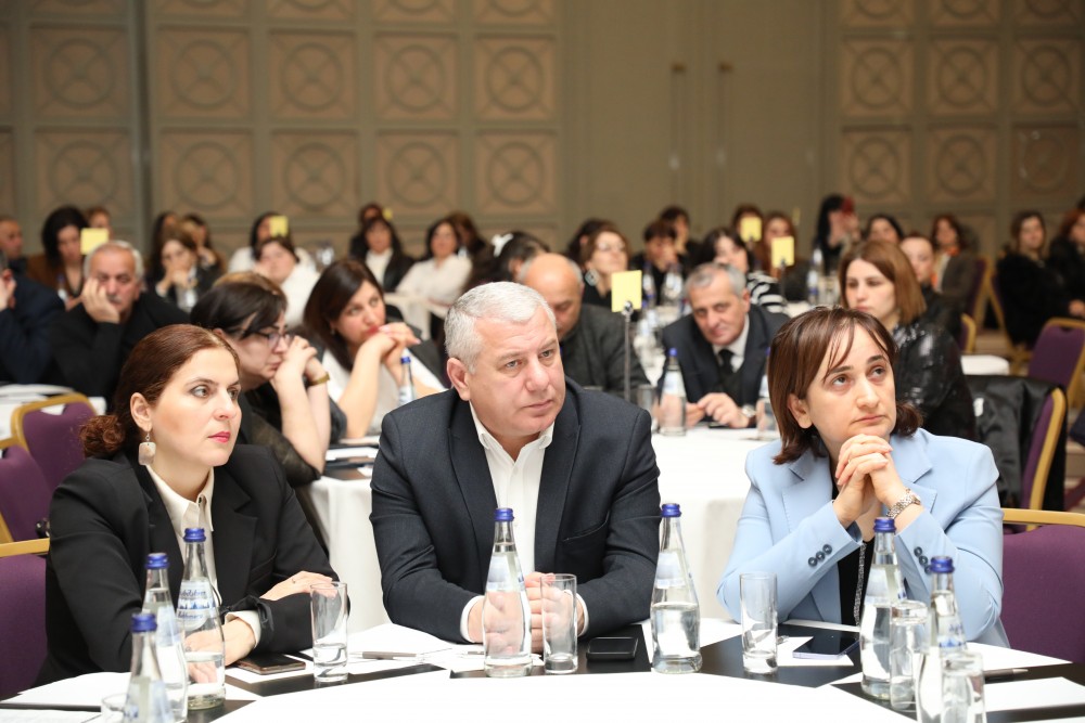 უმაღლესი საბჭოს წევრები - დავით ბაციკაძე, მარინე გვიანიძე და ფრიდონ ფუტკარაძე ხელვაჩაურის მუნიციპალიტეტის მერიის ორგანიზებულ ფორუმს დაესწრნენ