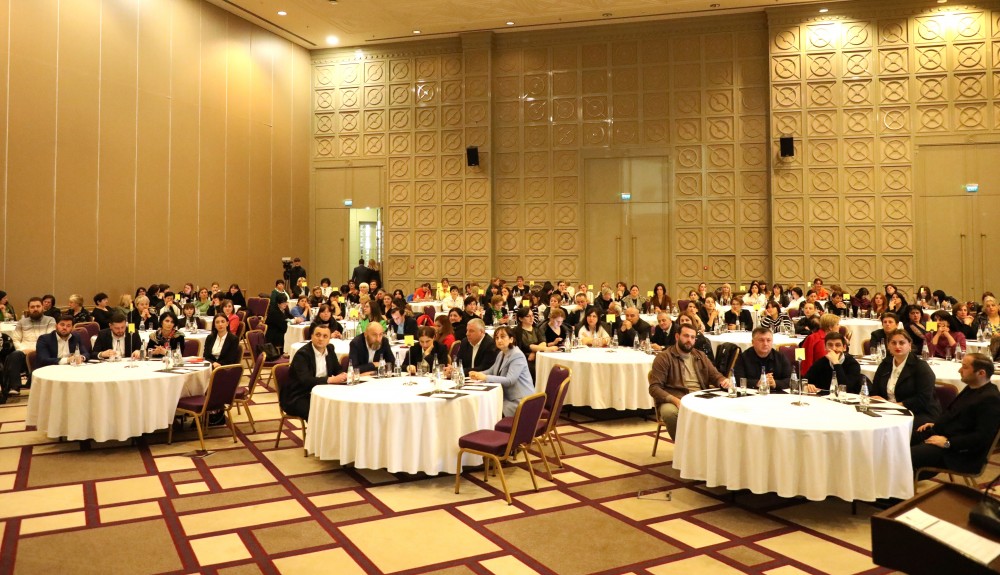 უმაღლესი საბჭოს წევრები - დავით ბაციკაძე, მარინე გვიანიძე და ფრიდონ ფუტკარაძე ხელვაჩაურის მუნიციპალიტეტის მერიის ორგანიზებულ ფორუმს დაესწრნენ