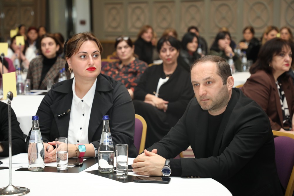 უმაღლესი საბჭოს წევრები - დავით ბაციკაძე, მარინე გვიანიძე და ფრიდონ ფუტკარაძე ხელვაჩაურის მუნიციპალიტეტის მერიის ორგანიზებულ ფორუმს დაესწრნენ