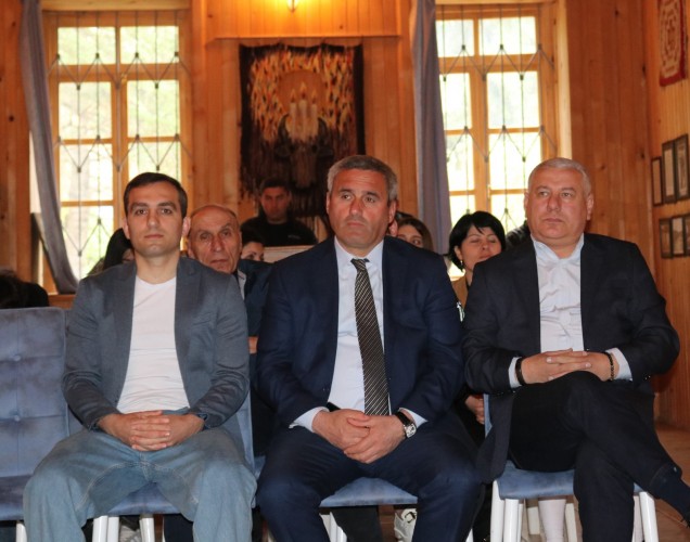 ფრიდონ ფუტკარაძე დედაენის დღისადმი მიძღვნილ ღონისძიებას დაესწრო