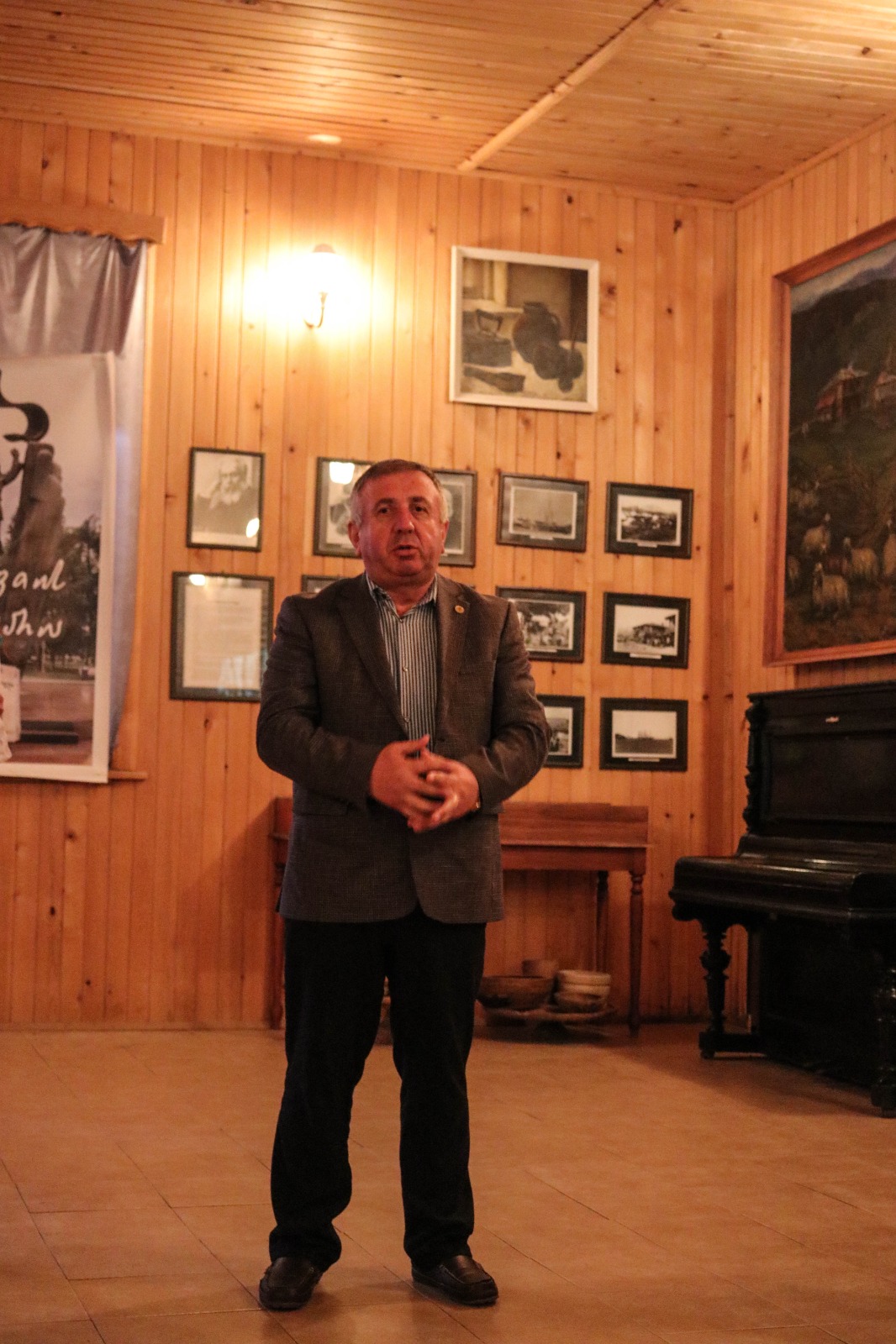 ფრიდონ ფუტკარაძე დედაენის დღისადმი მიძღვნილ ღონისძიებას დაესწრო