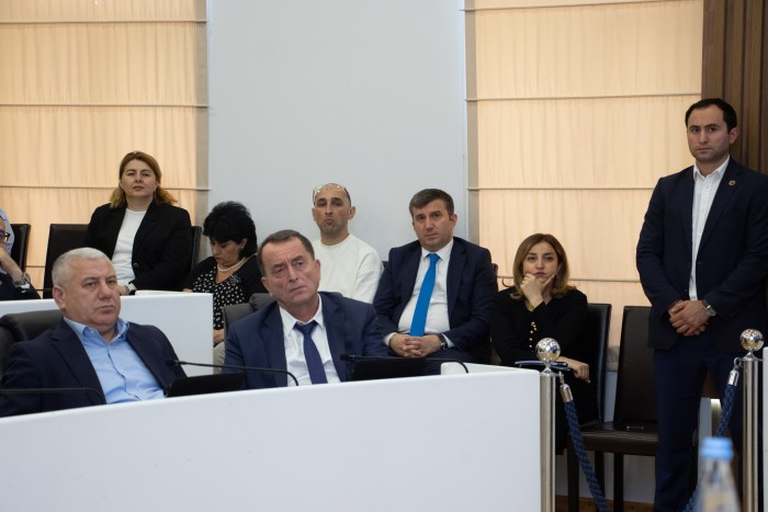 უმაღლეს საბჭოში აჭარის მთავრობის თავმჯდომარეს მოუსმინეს