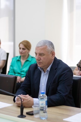 კანონმდებლებმა მინისტრის მიერ წარმოდგენილი ინფორმაცია ცნობად მიიღეს