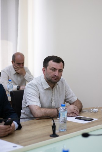 კანონმდებლებმა მინისტრის მიერ წარმოდგენილი ინფორმაცია ცნობად მიიღეს