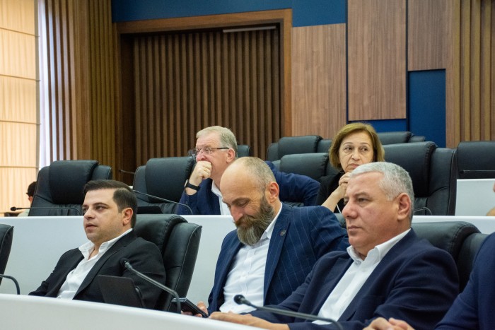 ბიუჯეტის ცვლილებები 14 ხმით დამტკიცდა