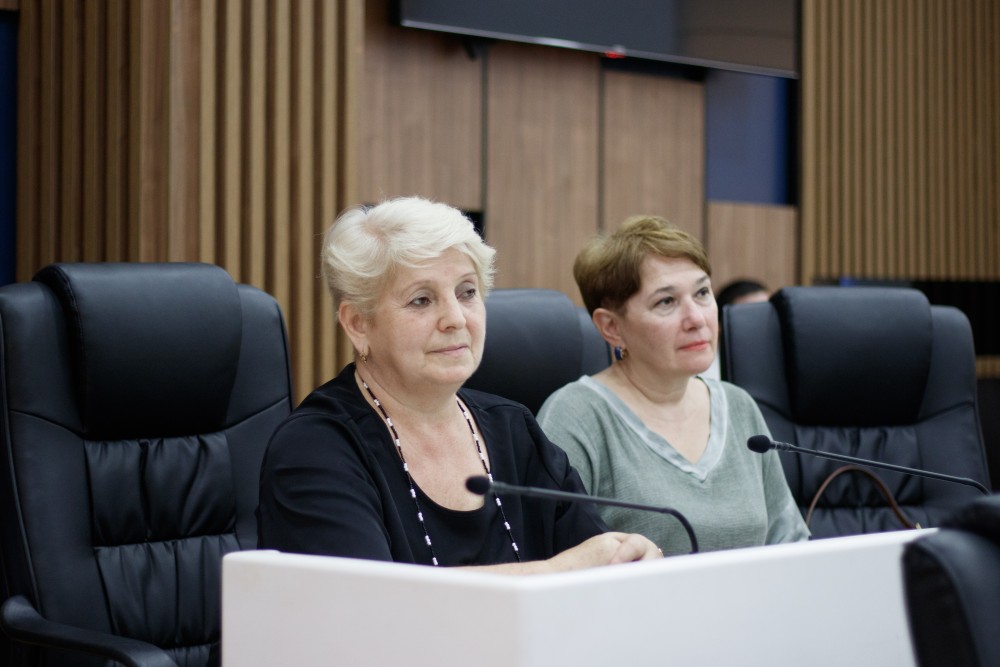 აჭარის უმაღლეს საბჭოს პოლონელი ახალგაზრდები ეწვივნენ