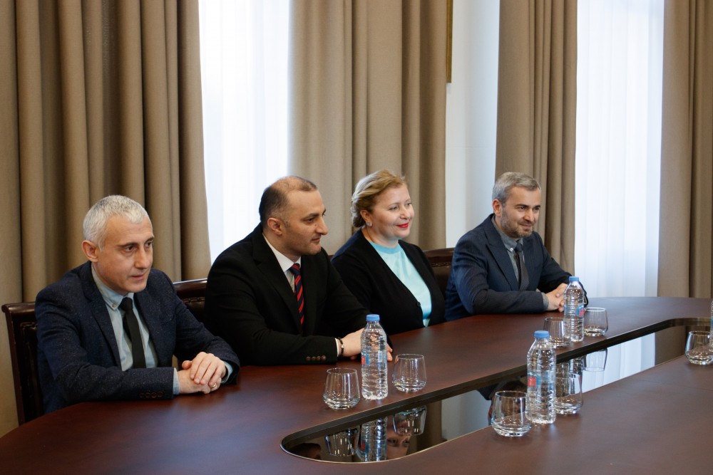 დავით გაბაიძემ მეცნიერ-თანამშრომლები დააჯილდოვა