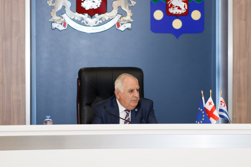 ახალარჩეული უმაღლესი საბჭოს პირველი სხდომა გაიმართა