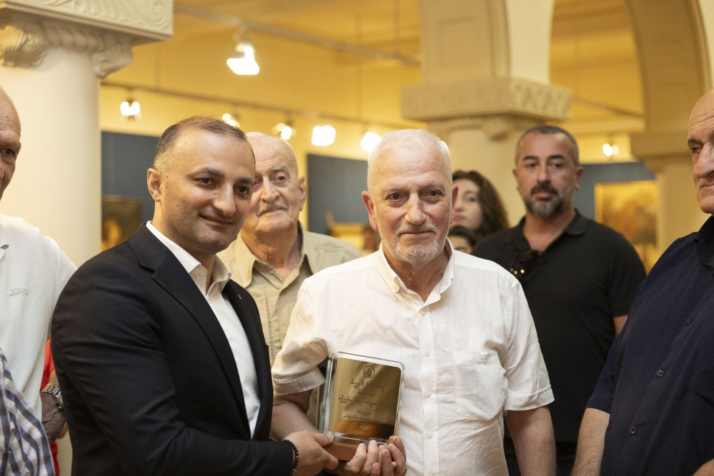 “ისტორია პორტრეტებად“