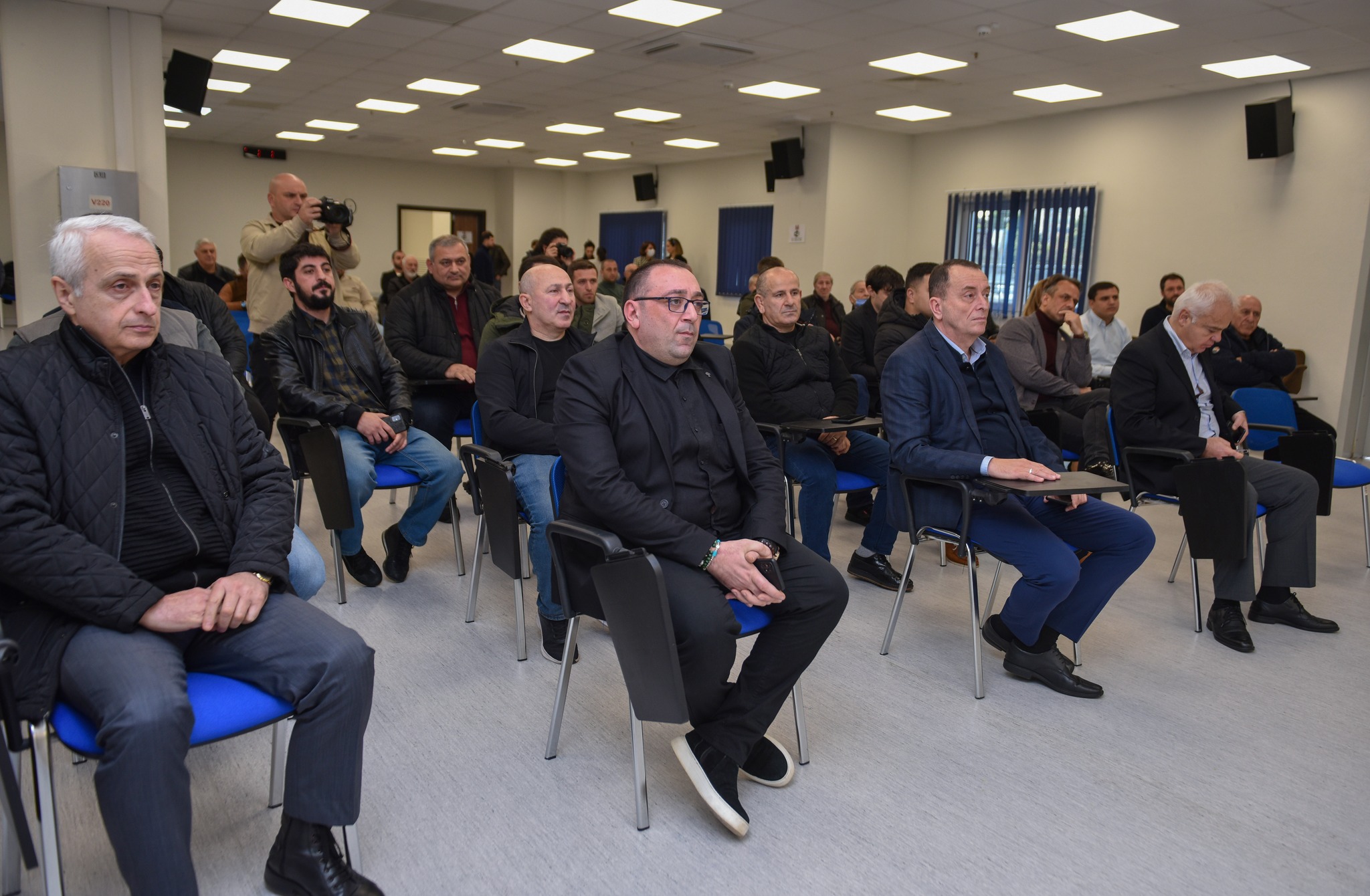 ილია ვერძაძე სპორტული ფედერაციებისა და სპორტული კლუბების წარმომადგენლებთან გამართულ შეხვედრას დაესწრო