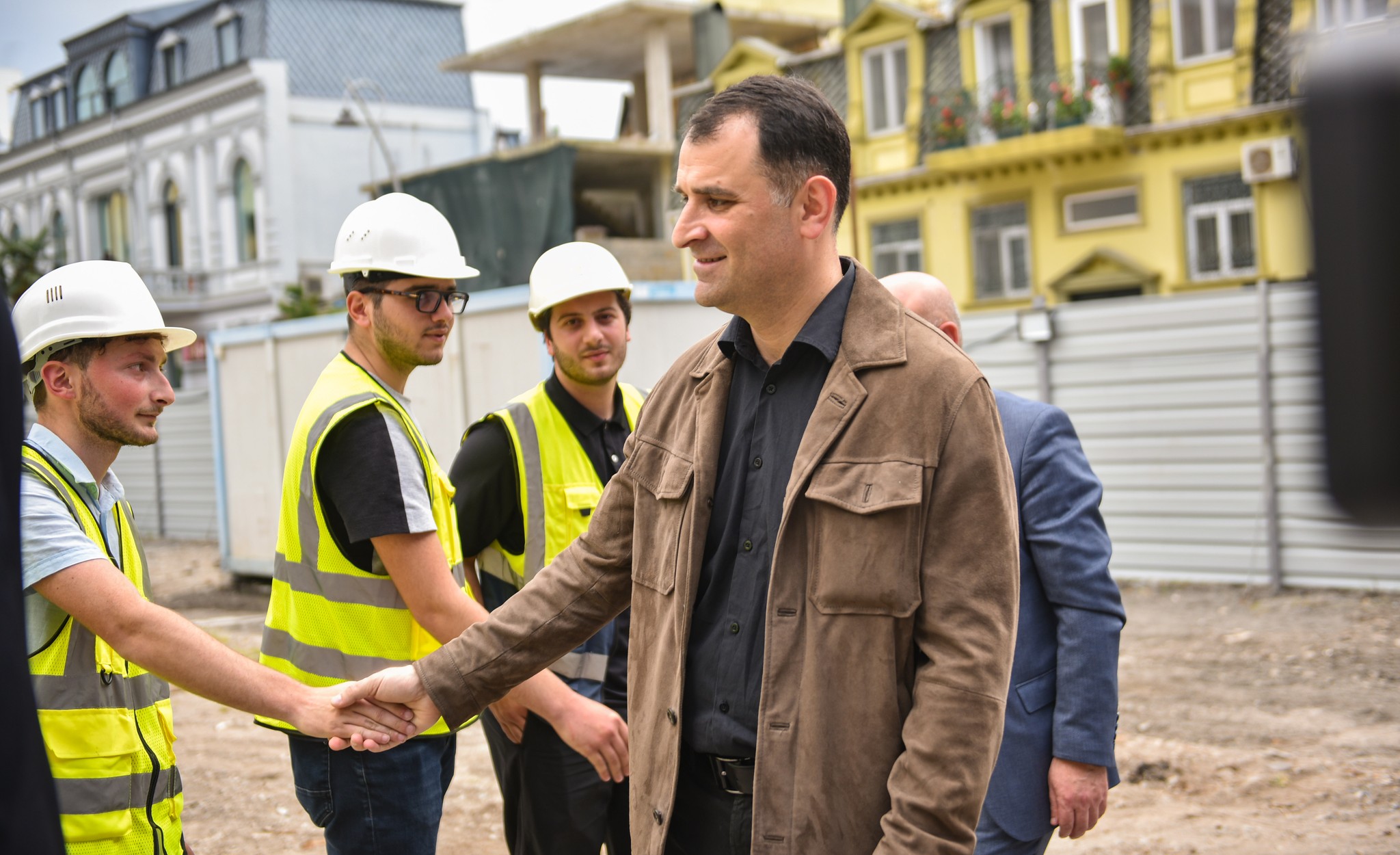 26 მაისის ქუჩაზე ჩამონგრეული კორპუსის ადგილას 7 სართულიანი საცხოვრებელი სახლი აშენდება