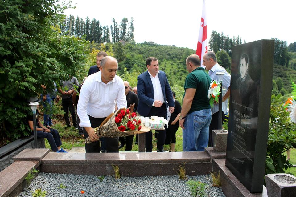 პატივი მიაგეს ომში დაღუპულებს