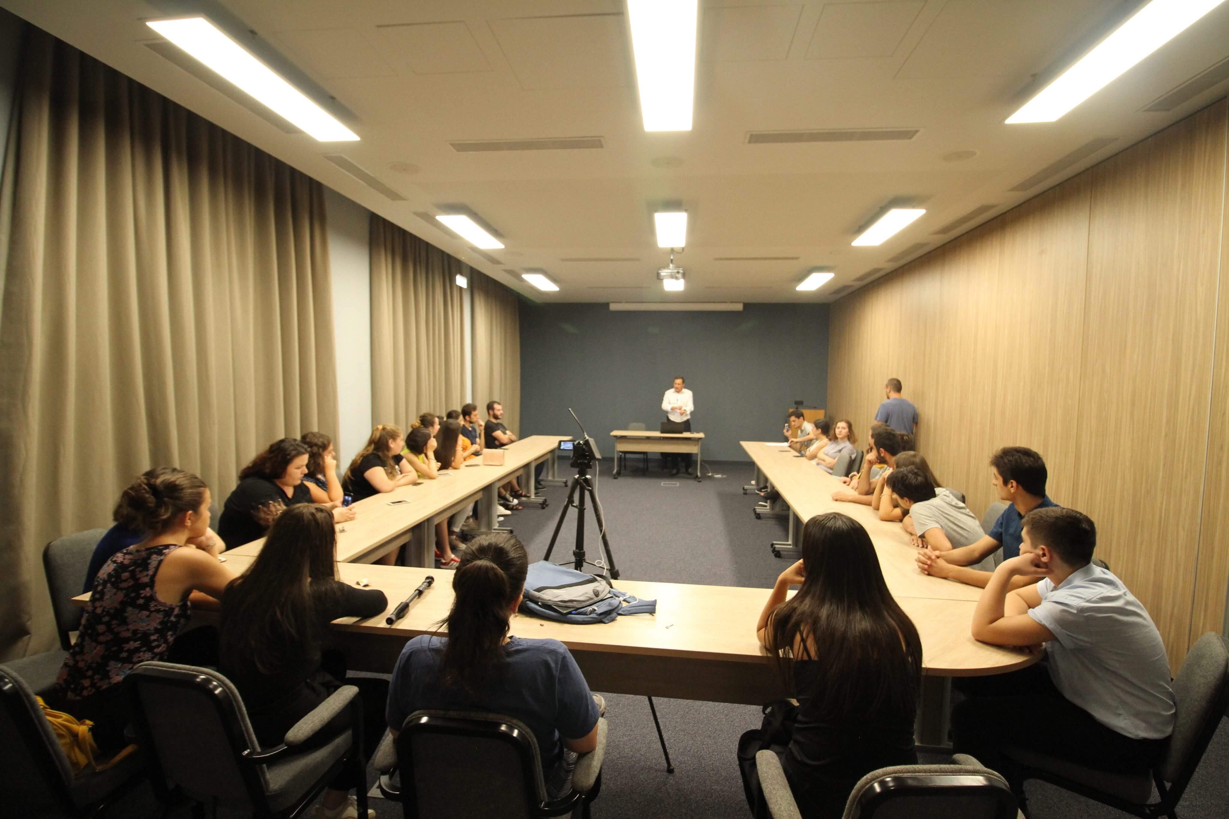 ლადო მგალობლიშვილმა ახალგაზრდობის პოლიტიკაზე საჯარო ლექცია წაიკითხა