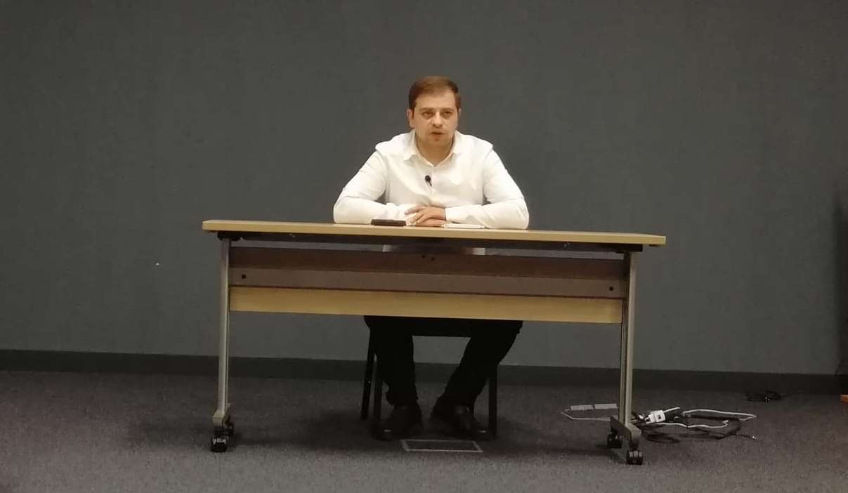 ცოტნე ანანიძე „ევროკლუბის“ პროექტის მონაწილეებს შეხვდა