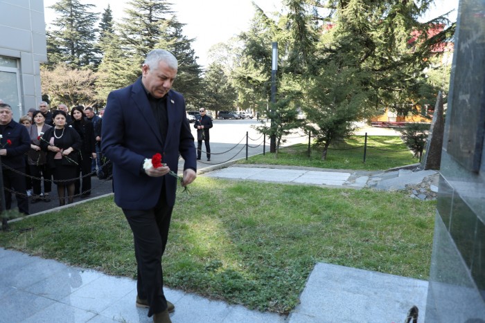 103 წელი საბჭოთა ოკუპაციიდან - ხელვაჩაურში ოკუპაციის მსხვერპლი გმირები გაიხსენეს