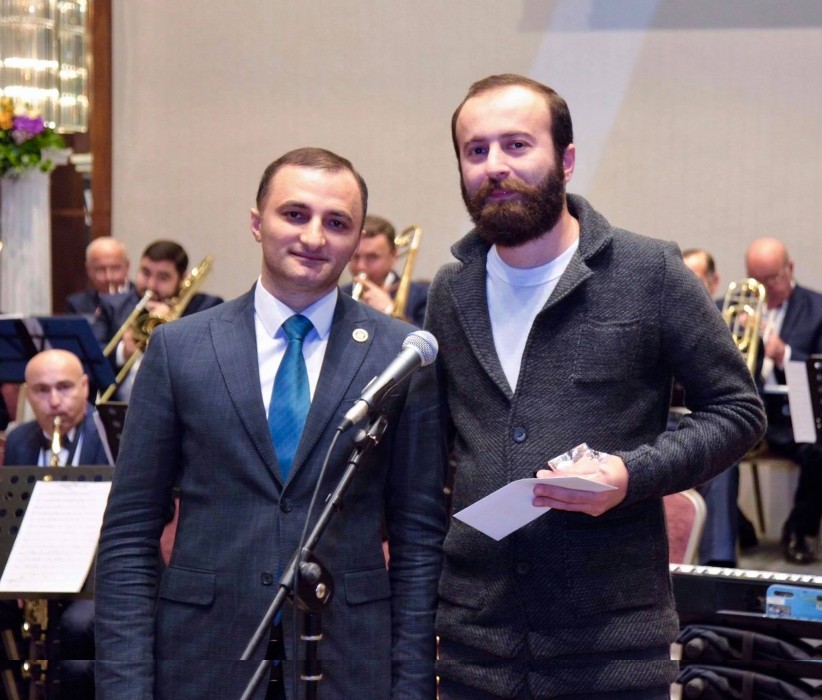 ჯილდოები წლის საუკეთესო ხელოვანებს