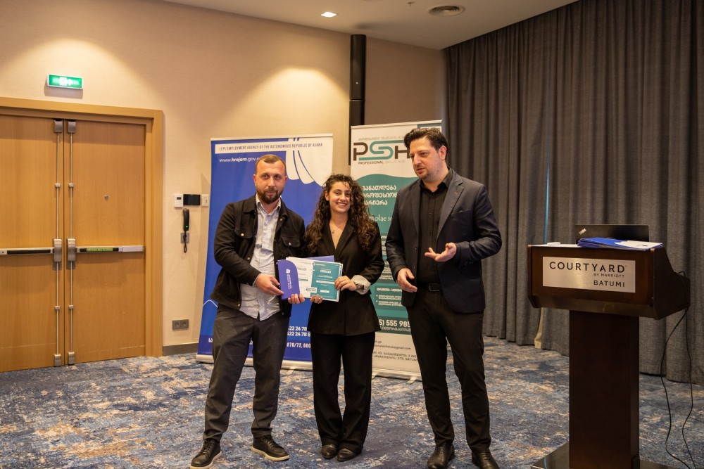 რამაზ ჯინჭარაძე და ვახტანგ ბერიძე „საზღვაო სფეროში დასაქმების ხელშეწყობის“ შემაჯამებელ ღონისძიებას დაესწრნენ