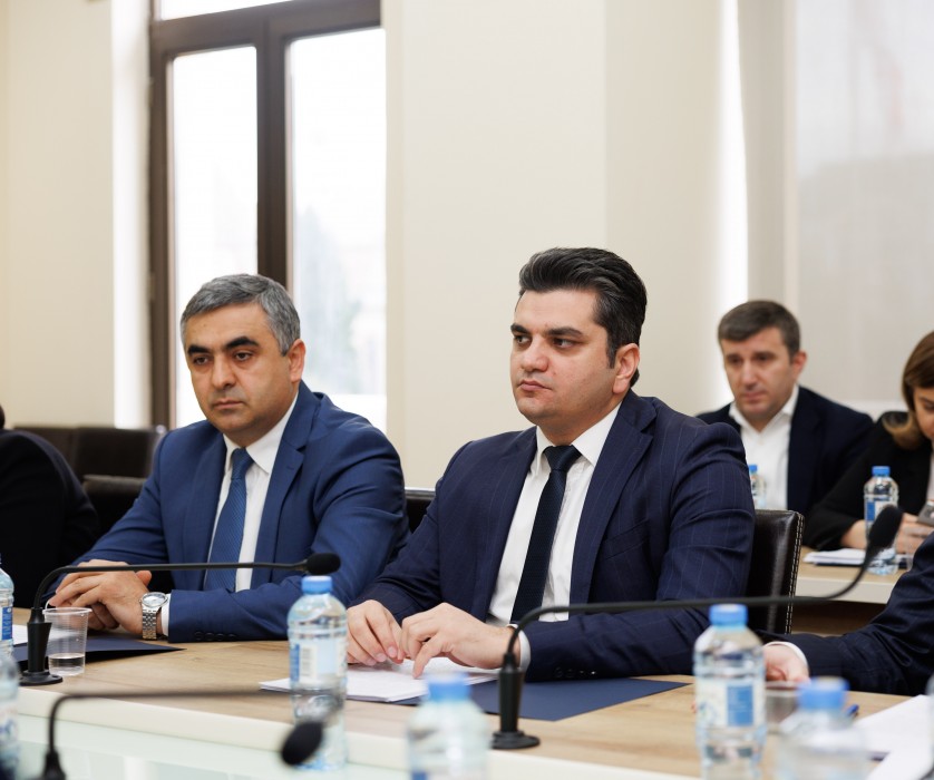 კომიტეტებში აჭარის მთავრობის თავმჯდომარისა და მინისტრობის კანდიდატებს მოუსმინეს