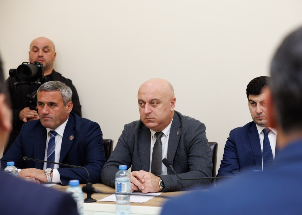 კომიტეტებში აჭარის მთავრობის თავმჯდომარისა და მინისტრობის კანდიდატებს მოუსმინეს