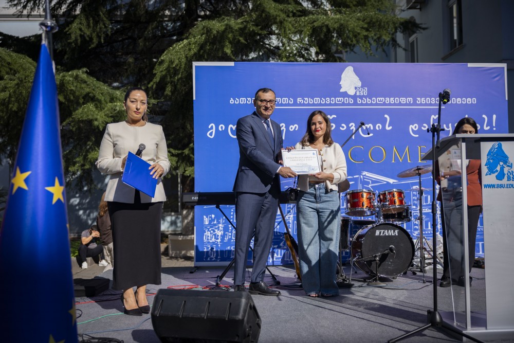 ბსუ-ში 90-ე სასწავლო წელი საზეიმოდ გაიხსნა