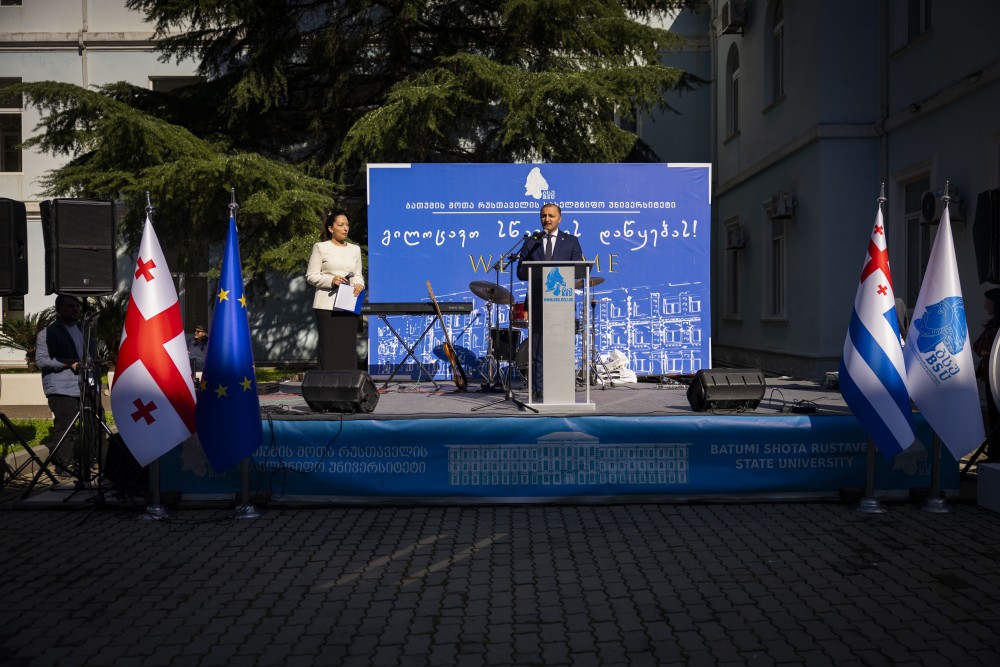 ბსუ-ში 90-ე სასწავლო წელი საზეიმოდ გაიხსნა