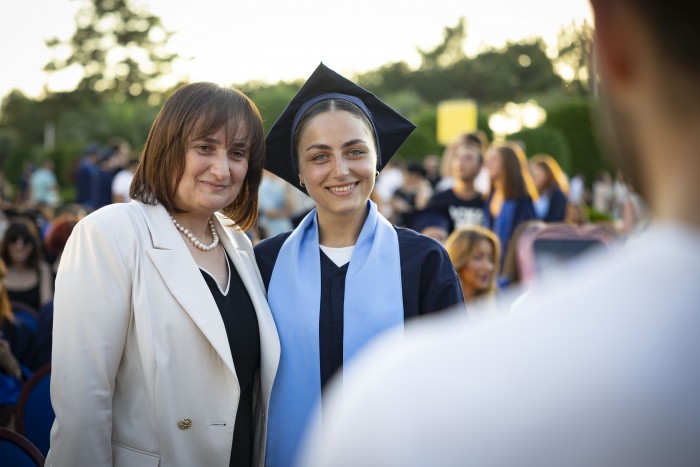 ბათუმის სახელმწიფო უნივერსიტეტში კურსდამთავრებულთა გაცილების 88-ე საზეიმო ცერემონია გაიმართა