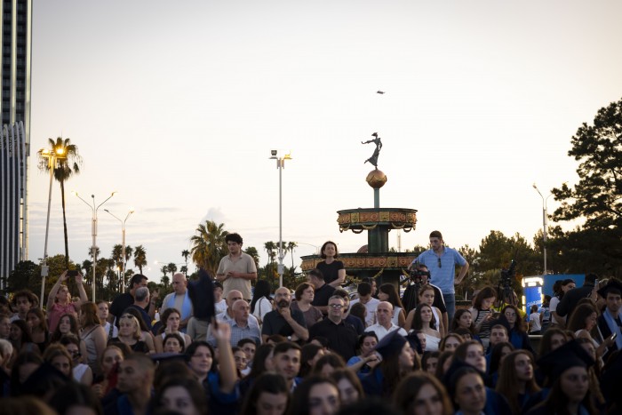ბათუმის სახელმწიფო უნივერსიტეტში კურსდამთავრებულთა გაცილების 88-ე საზეიმო ცერემონია გაიმართა