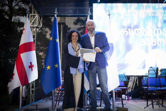 ბათუმის სახელმწიფო უნივერსიტეტში კურსდამთავრებულთა გაცილების 88-ე საზეიმო ცერემონია გაიმართა