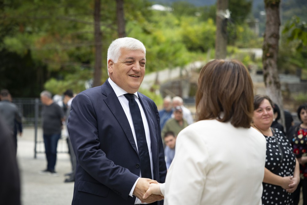 ჯიხანჯურსა და აჭყვისთავში სკოლების სრული რეაბილიტაცია დასრულდა, სოფელ გვარას კი ახალი საბავშვო ბაღი შეემატა