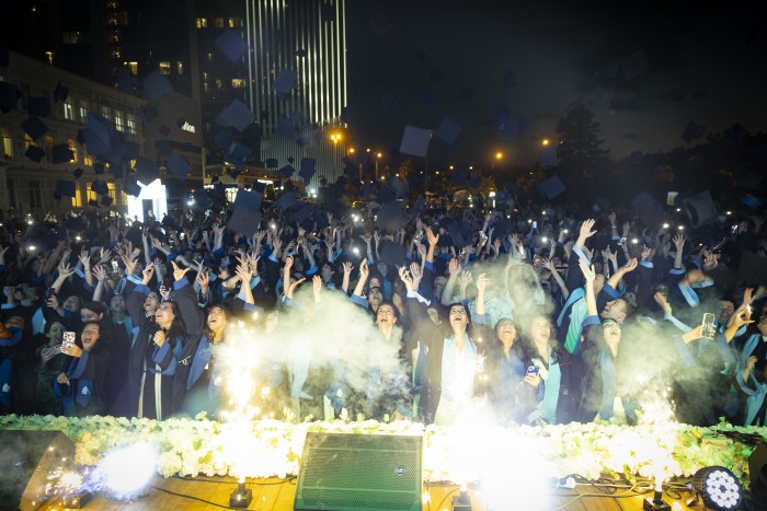 ბათუმის სახელმწიფო უნივერსიტეტში კურსდამთავრებულთა გაცილების 88-ე საზეიმო ცერემონია გაიმართა