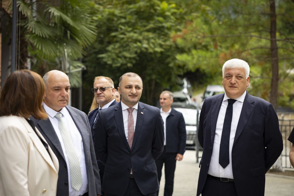 ჯიხანჯურსა და აჭყვისთავში სკოლების სრული რეაბილიტაცია დასრულდა, სოფელ გვარას კი ახალი საბავშვო ბაღი შეემატა