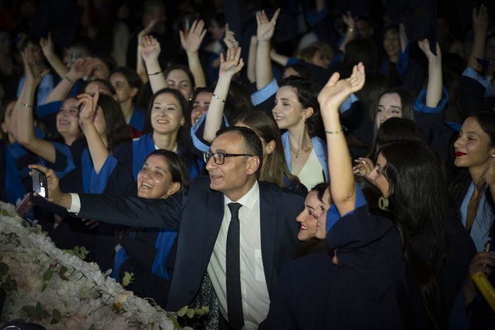 ბათუმის სახელმწიფო უნივერსიტეტში კურსდამთავრებულთა გაცილების 88-ე საზეიმო ცერემონია გაიმართა