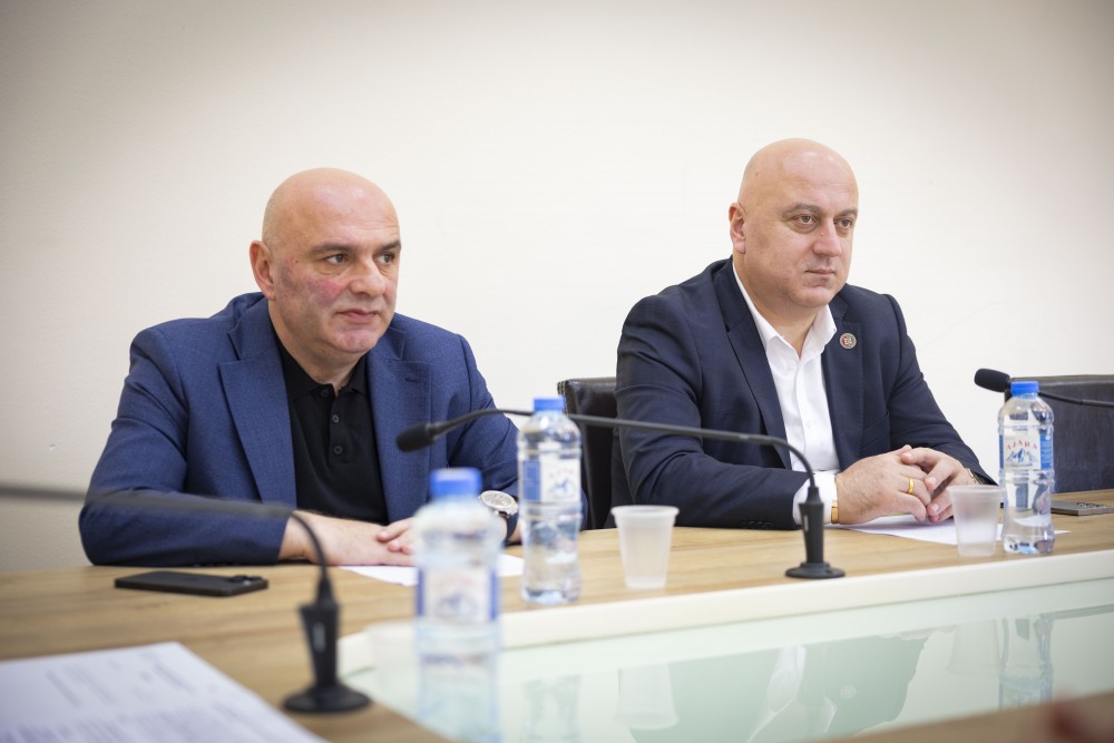 აგრარულ და გარემოს დაცვის საკითხთა კომიტეტის სხდომა