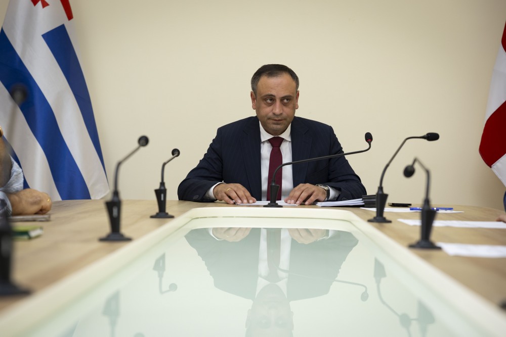 საკონსტიტუციო, იურიდიულ და საპროცედურო საკითხთა კომიტეტის  სხდომა