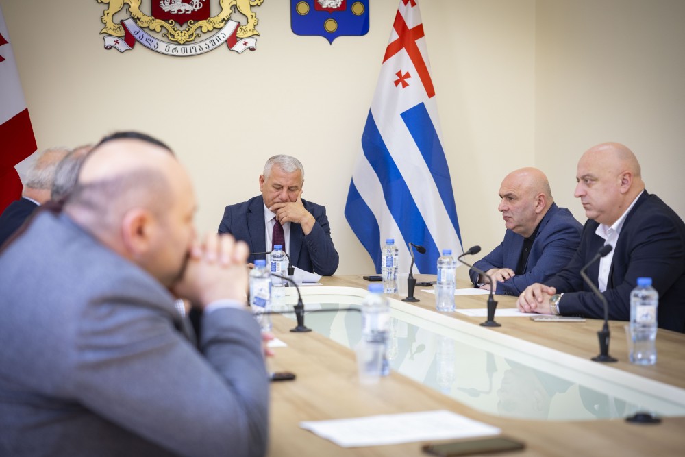 აგრარულ და გარემოს დაცვის საკითხთა კომიტეტის სხდომა