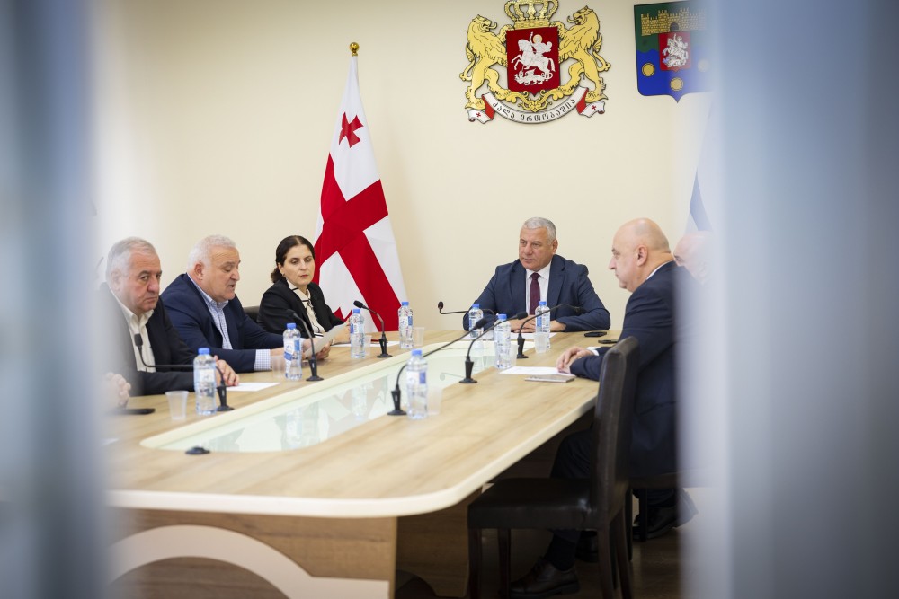 აგრარულ და გარემოს დაცვის საკითხთა კომიტეტის სხდომა