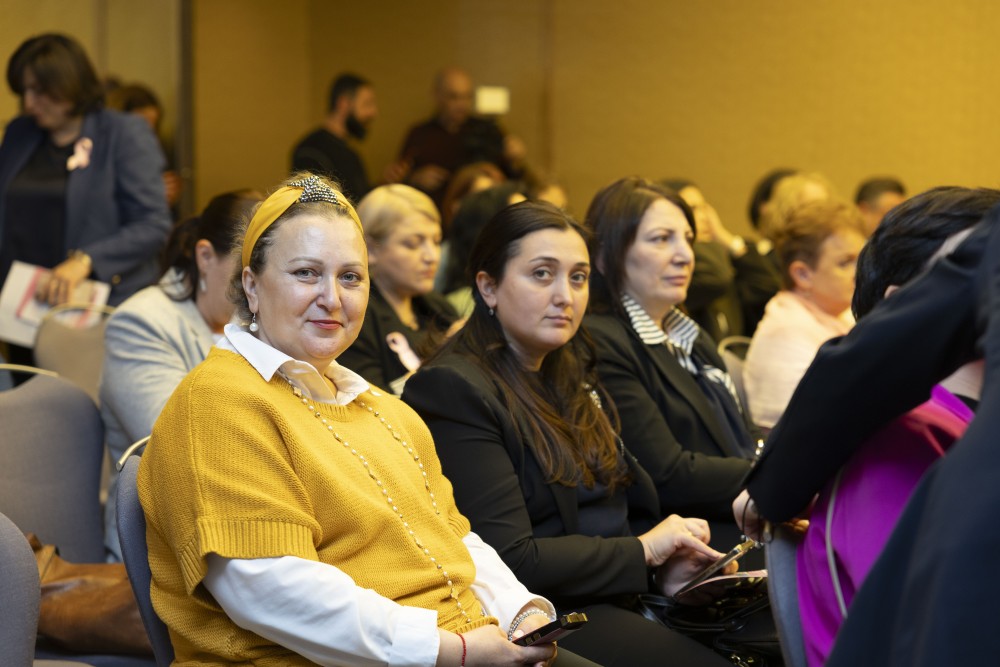 „ვარდისფერი ოქტომბერი“ - საინფორმაციო შეხვედრა ქალთა ჯანმრთელობის შესახებ