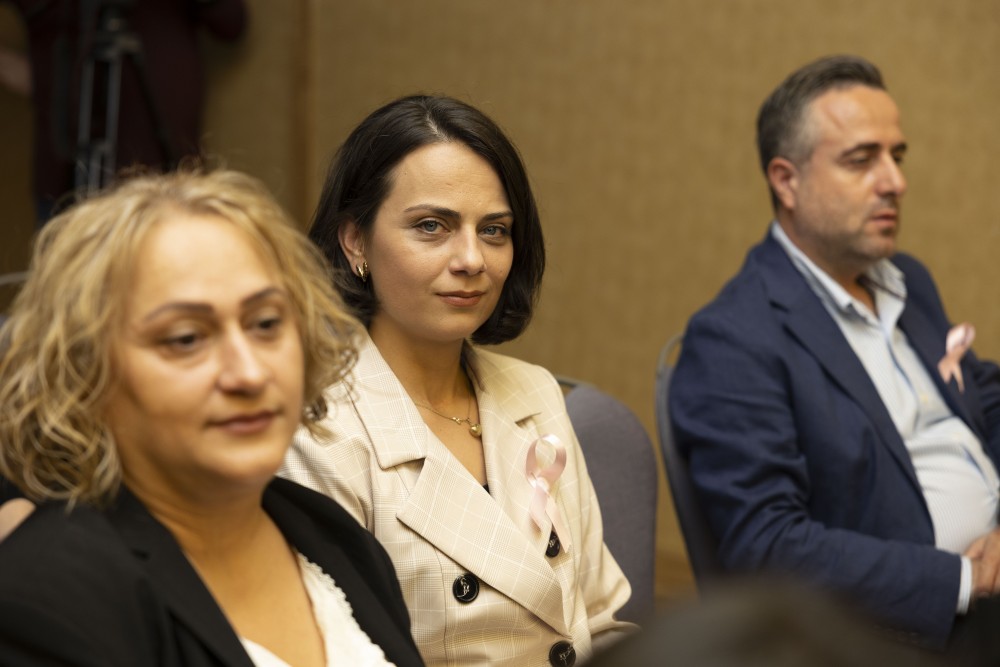 „ვარდისფერი ოქტომბერი“ - საინფორმაციო შეხვედრა ქალთა ჯანმრთელობის შესახებ