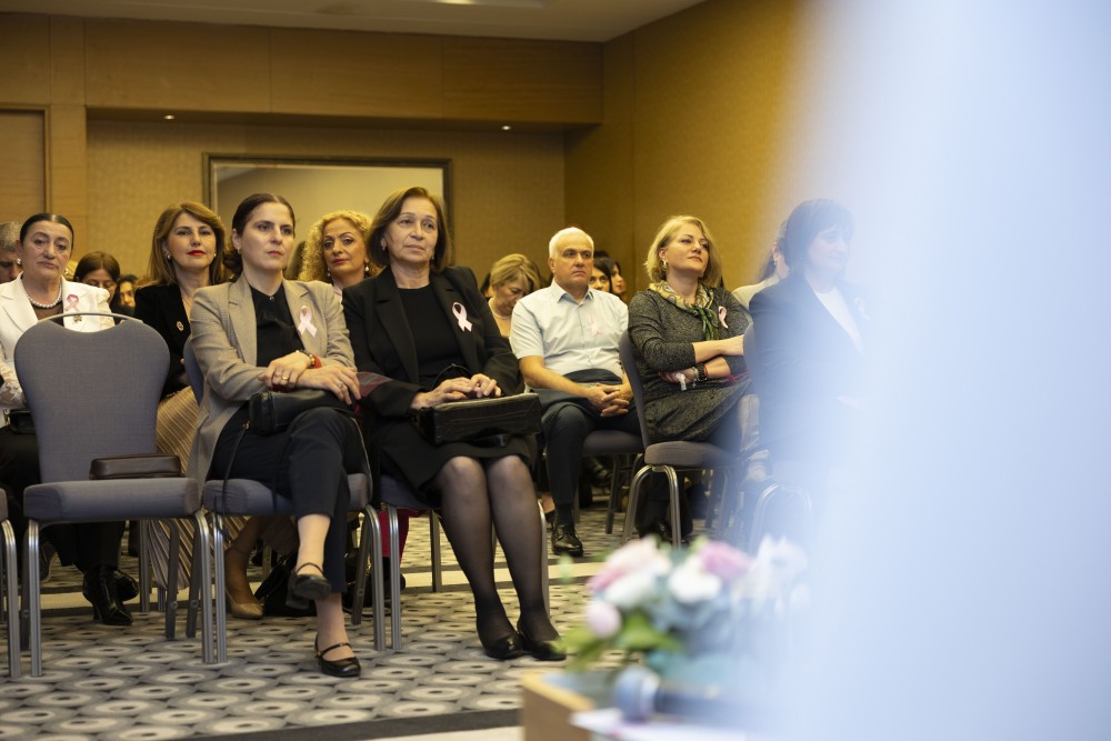 „ვარდისფერი ოქტომბერი“ - საინფორმაციო შეხვედრა ქალთა ჯანმრთელობის შესახებ