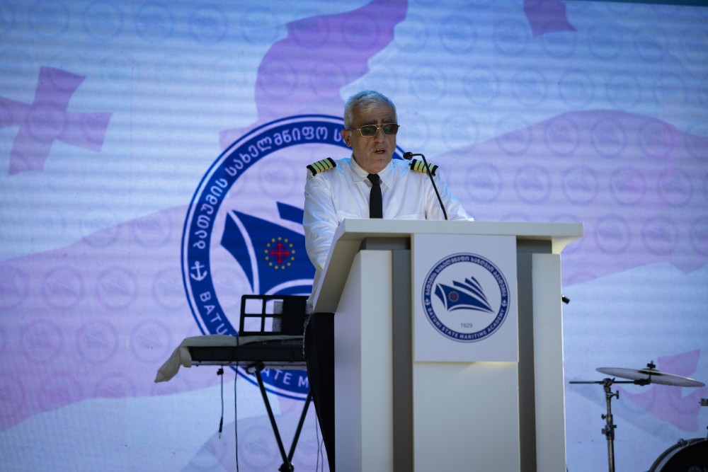 დავით გაბაიძემ მომავალ მეზღვაურებს ახალი სასწავლო წლის დაწყება მიულოცა