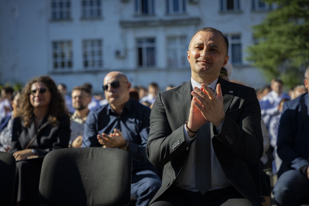 დავით გაბაიძემ მომავალ მეზღვაურებს ახალი სასწავლო წლის დაწყება მიულოცა