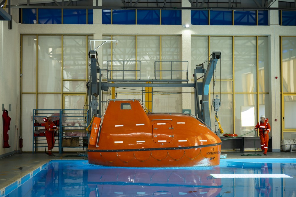 დავით გაბაიძემ მომავალ მეზღვაურებს ახალი სასწავლო წლის დაწყება მიულოცა