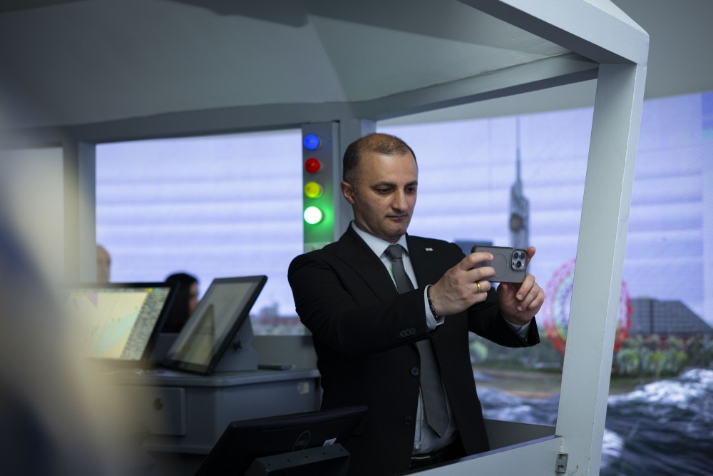 დავით გაბაიძემ მომავალ მეზღვაურებს ახალი სასწავლო წლის დაწყება მიულოცა