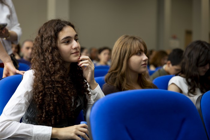 კონკურსებსა და საგნობრივ ოლიმპიადებში გამარჯვებულთა დაჯილდოება
