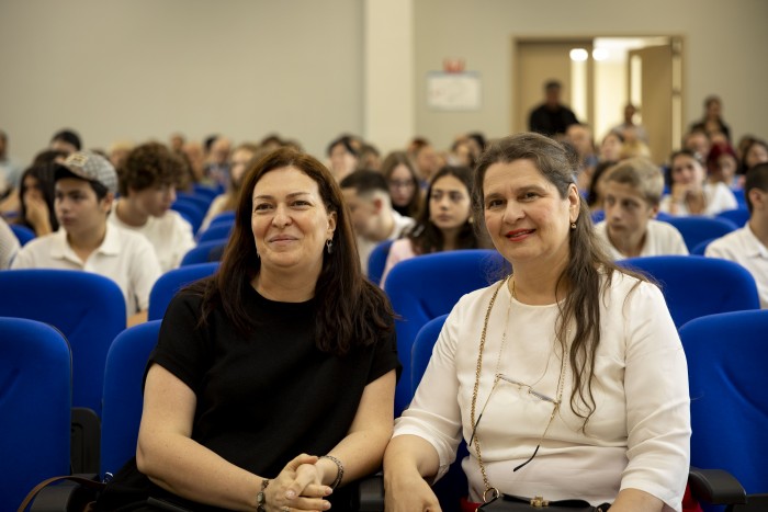 კონკურსებსა და საგნობრივ ოლიმპიადებში გამარჯვებულთა დაჯილდოება