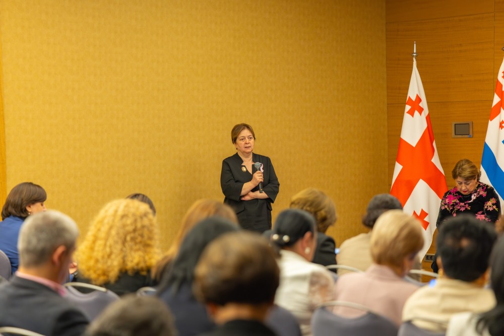 „ვარდისფერი ოქტომბერი“ - საინფორმაციო შეხვედრა ქალთა ჯანმრთელობის შესახებ