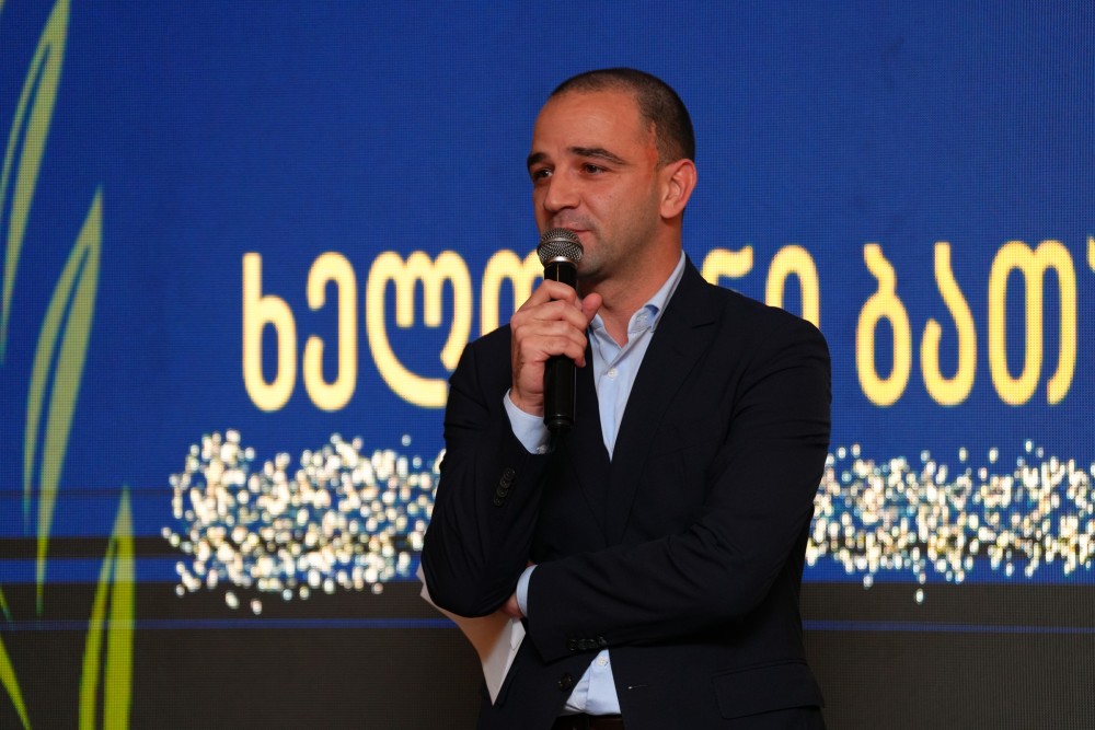 წლის წარმატებულ ხელოვანთა დაჯილდოება ბათუმში