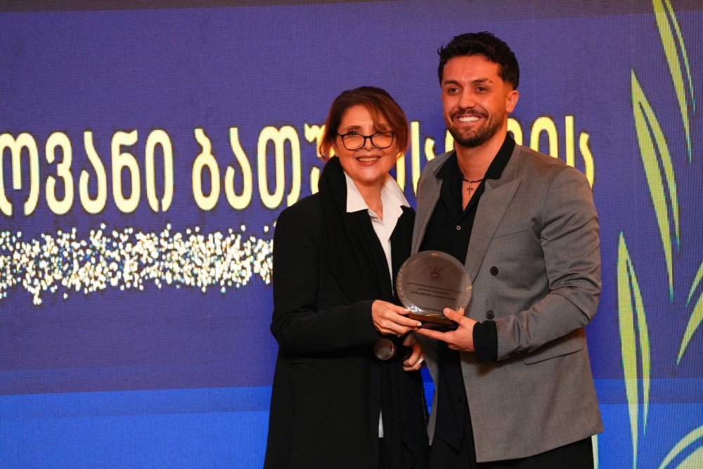 წლის წარმატებულ ხელოვანთა დაჯილდოება ბათუმში