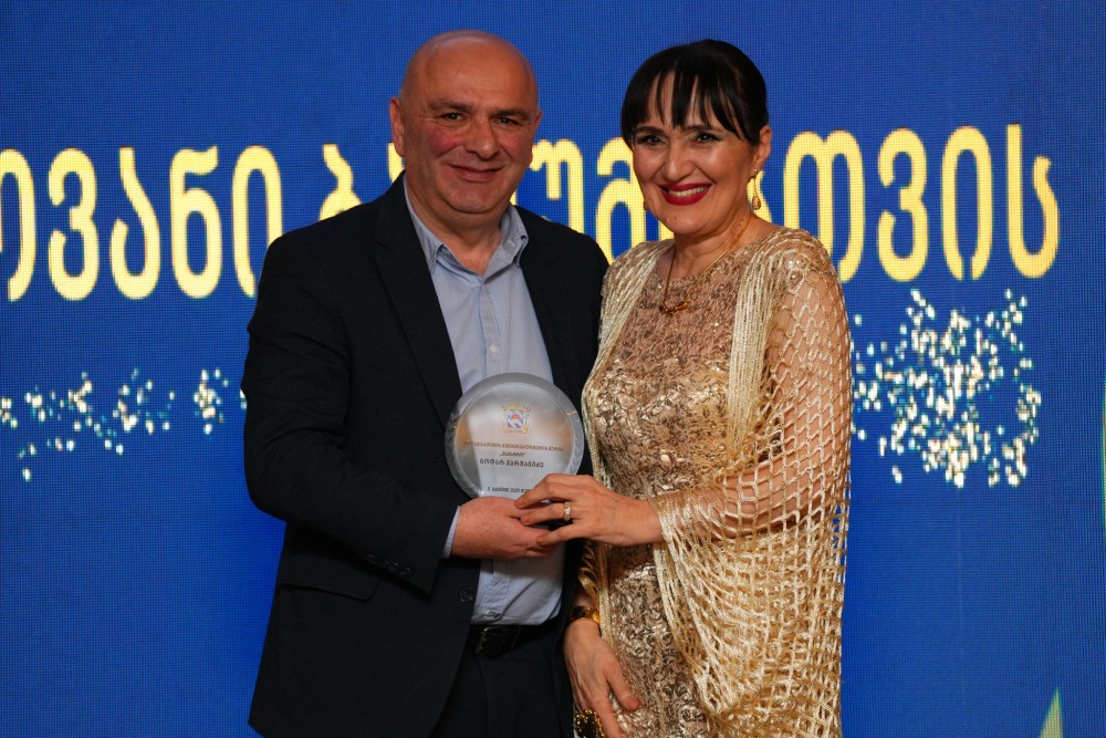 წლის წარმატებულ ხელოვანთა დაჯილდოება ბათუმში