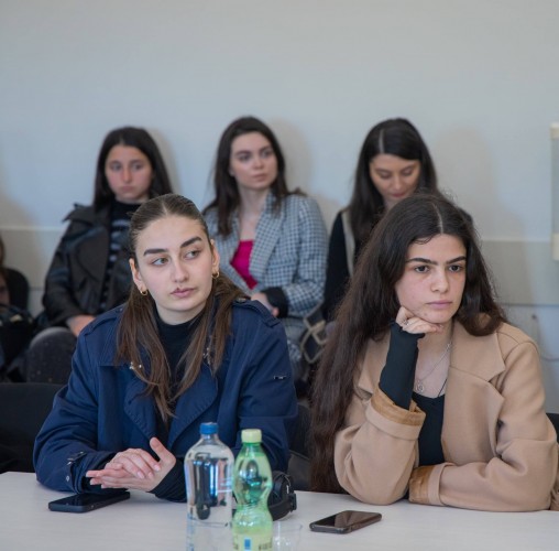 შეხვედრა განათლების საერთაშორისო ცენტრის აღმასრულებელ დირექტორთან